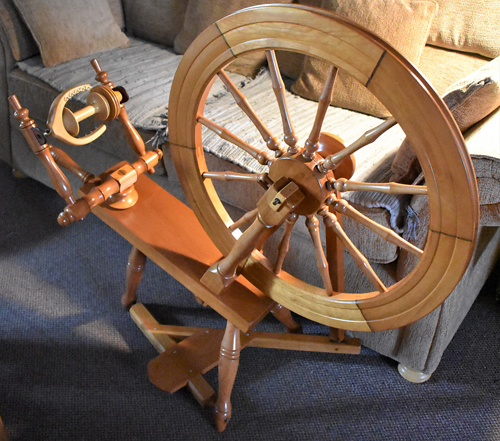Crowdy spinning wheel with 27" drive wheel